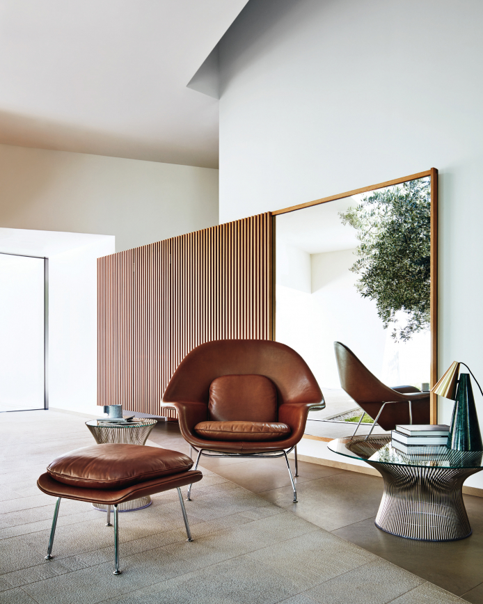 Eero saarinen womb discount chair