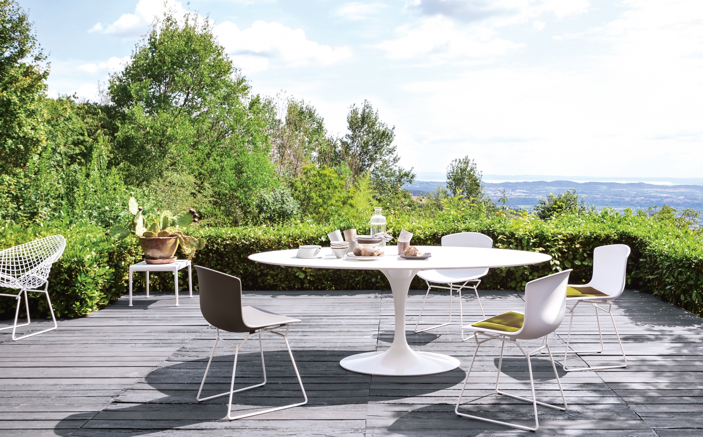 Saarinen Tulip Outdoor Dining Tables
