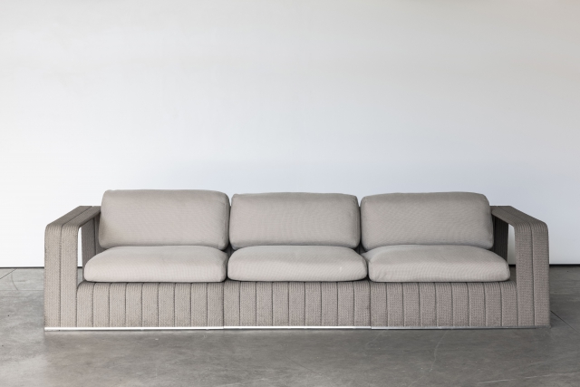 Frame sofa setting