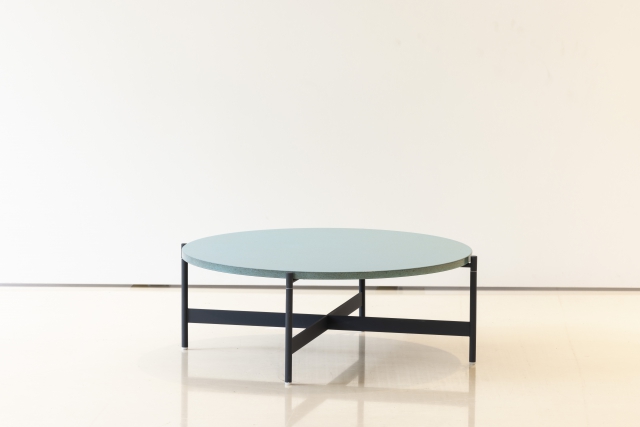 Heron low round coffee table