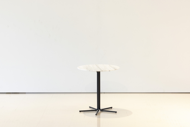 Rays side table