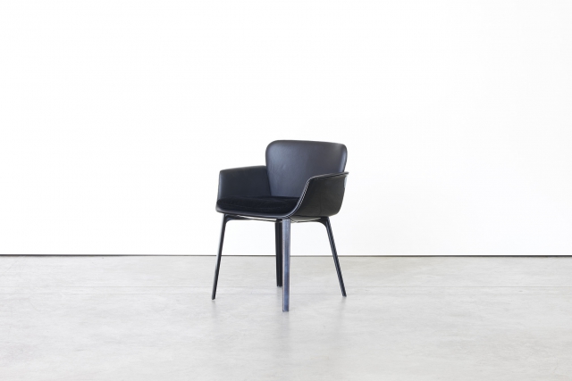 KN06 armchair