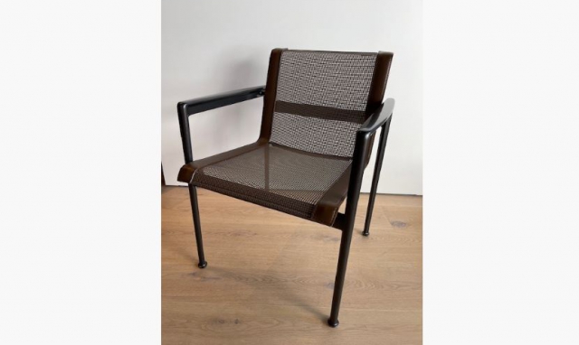 Schultz 1966 dining chair with arms